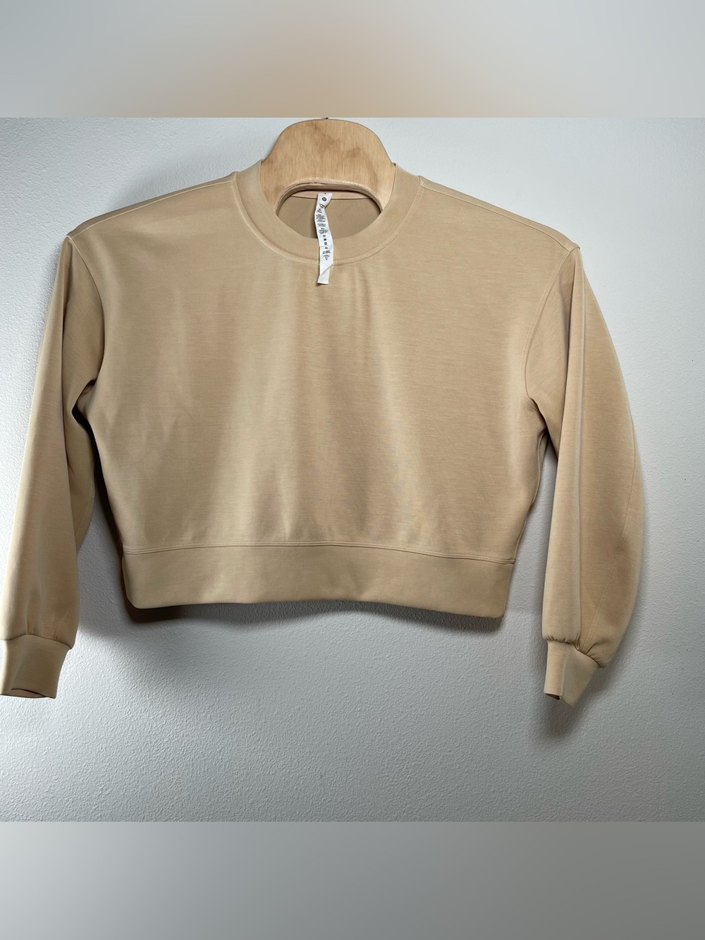 Lululemon Sweatshirt Softstreme Perfectly Oversized Cropped Women size 6 Beige
